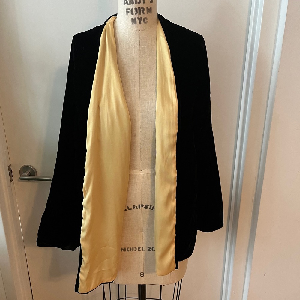 VTG VICTORIA"S SECRET Gold Label Velvet Satin Lounge Jacket Robe Size Medium